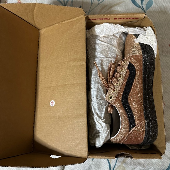 Customized VANS - Picture 5 of 6